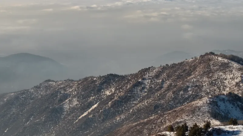 Иностранная туристка получила серьезную травму ноги и застряла в горах Алматы