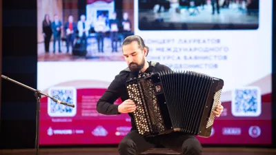 Историческая победа: казахстанский баянист "порвал" соперников на престижном международном конкурсе