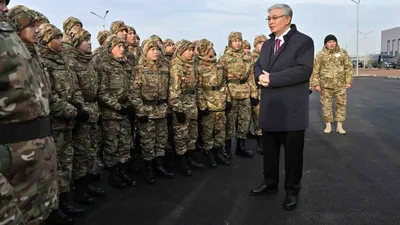 Токаев, студенты, фото - Новости Zakon.kz от 25.12.2025 19:06