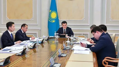 госсоветник РК Ерлан Карин, заседание Республиканской комиссии по подготовке кадров за рубежом, фото - Новости Zakon.kz от 25.12.2025 11:34