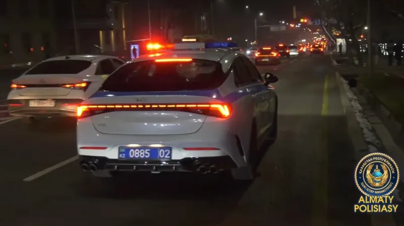 В Алматы стало больше полицейских машин: названа причина