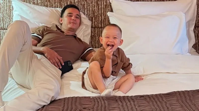 Али Окапов устроил "модный показ" с подросшим сыном