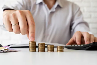 Как не жить от зарплаты до зарплаты и научиться экономить – советы экономиста