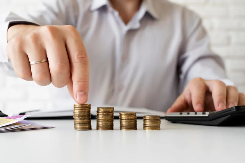 Как не жить от зарплаты до зарплаты и научиться экономить – советы экономиста