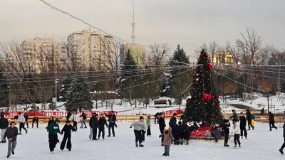 Бесплатные катки, бесплатный каток, катание на коньках, ледовый каток, ледовые катки, новогодние катки, новогодний каток, каток, катки, зимние каникулы, новогодние праздники, зимний отдых, Новый год, фото - Новости Zakon.kz от 12.01.2026 12:21