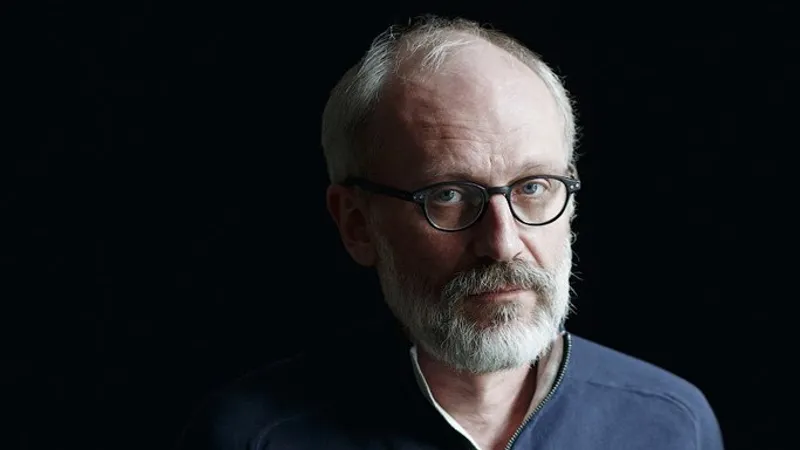 Александр Гордон удивил на свадьбе свою 23-летнюю восьмую жену