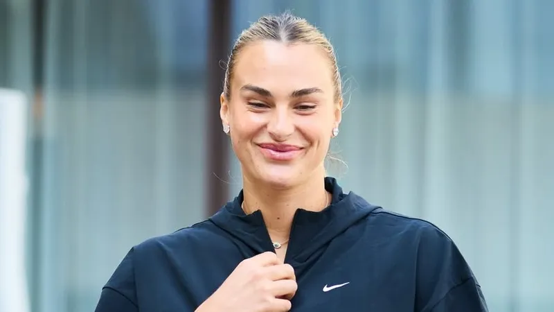 Арина Соболенко подарила конфеты своему сопернику