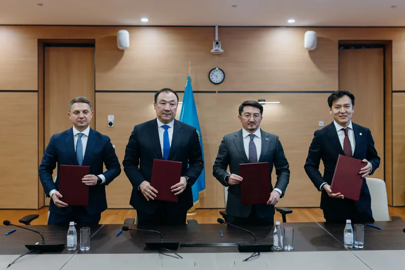 подписание меморандума о беспилотном такси, фото - Новости Zakon.kz от 29.12.2025 12:49