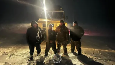 помощь спасателей, фото - Новости Zakon.kz от 31.12.2025 23:18