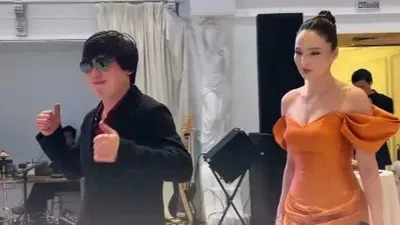 Кайрат Нуртас и Жулдыз Абдукаримова, Новый год, видео , фото - Новости Zakon.kz от 01.01.2026 22:04