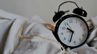 будильник, фото - Новости Zakon.kz от 03.01.2026 14:41