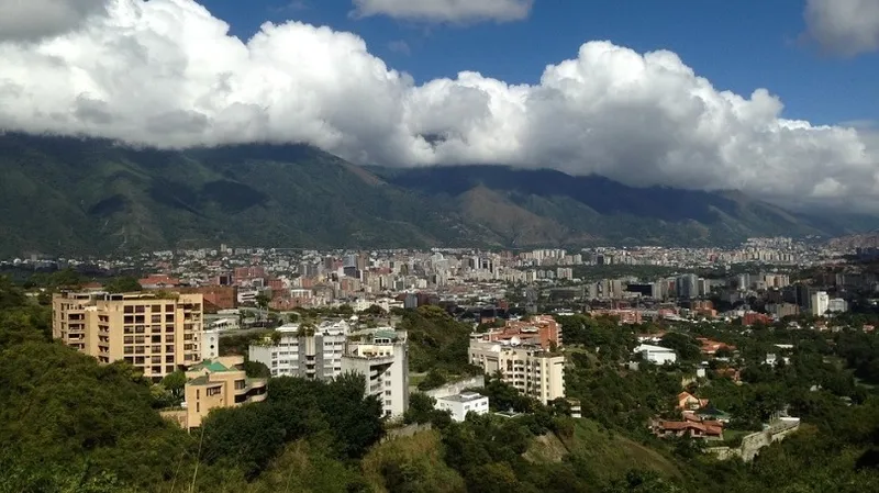 В столице Венесуэлы произошли взрывы на фоне обострения конфликта с США