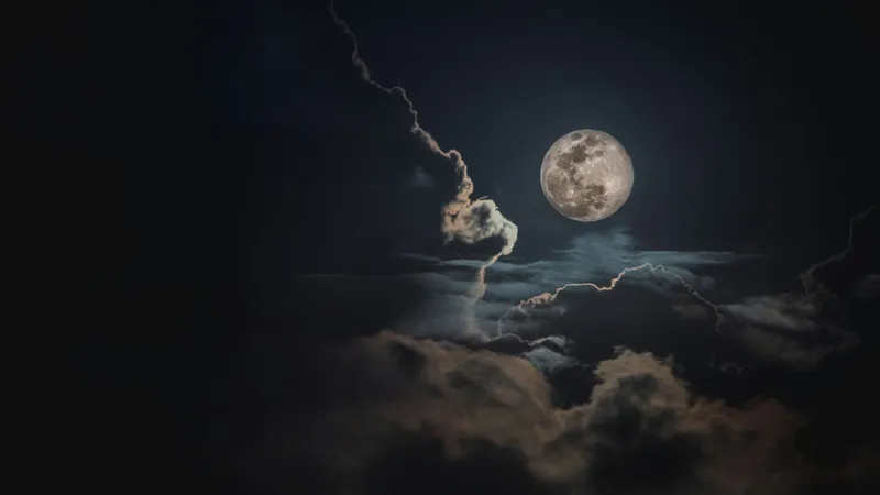 Редкое небесное шоу сегодня: Волчья Луна, Юпитер и звездопад Квадрантиды