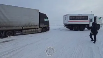 помощь спасателей, фото - Новости Zakon.kz от 03.01.2026 15:08