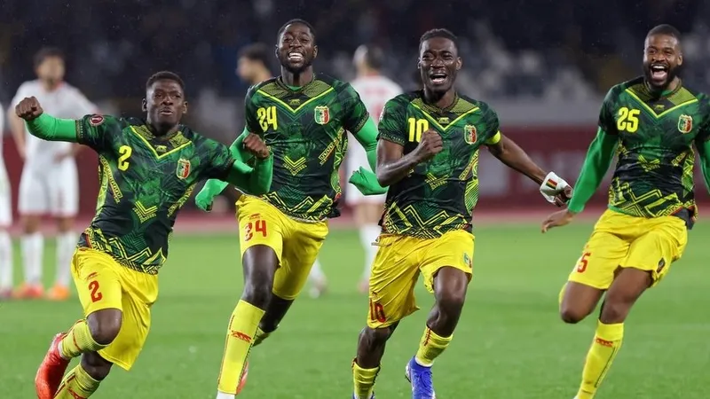 Стали известны первые четвертьфиналисты Кубка Африки по футболу