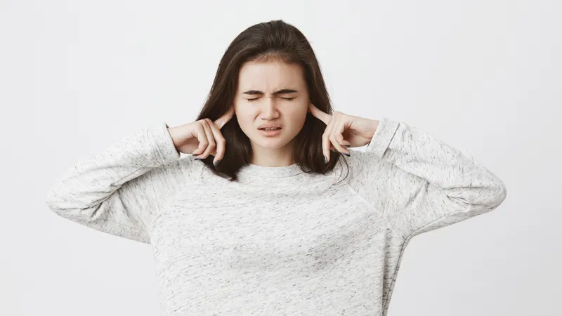 Звон, писк и шум в ушах: когда стоит насторожиться