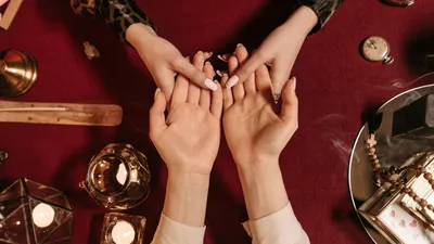 Гадание, атрибуты, магия, фото - Новости Zakon.kz от 04.01.2026 06:10