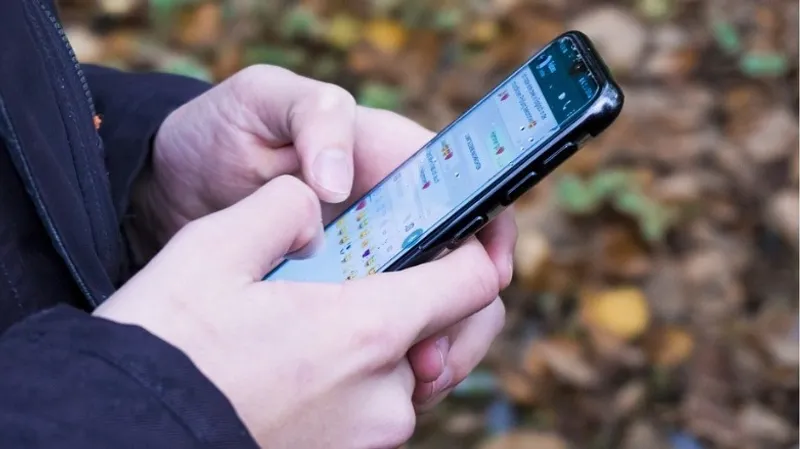 Фейк для водителей: казахстанцев призвали не доверять рассылкам в WhatsApp