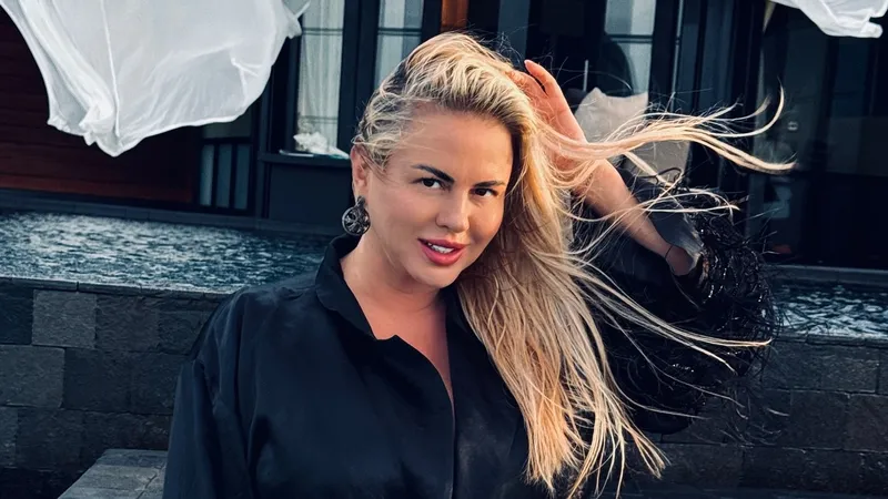 45-летняя Анна Семенович показала виллу в Таиланде, которую "подарил" ей возлюбленный