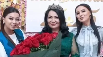 блогер Айгерим Саркенова, продюсер Гульзира Айдарбекова, актриса Жулдыз Абдукаримова, фото - Новости Zakon.kz от 05.01.2026 11:56