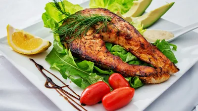 стейк рыбы, блюдо, фото - Новости Zakon.kz от 06.01.2026 13:05