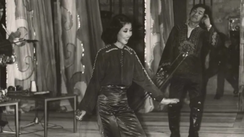 68-летняя Роза Рымбаева вспомнила юность