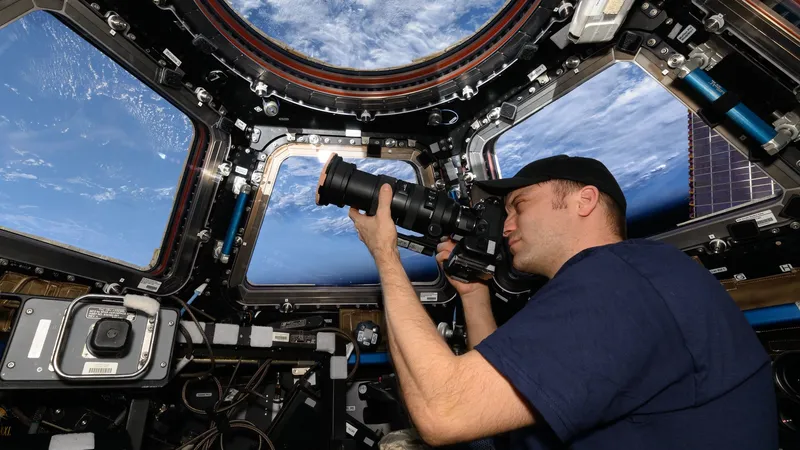 В небе нашли новый космический объект и загадочную темную материю