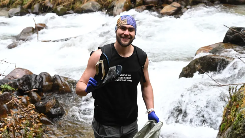 Алматинцы призвали туристов собирать мусор в горах