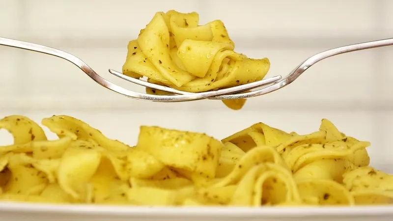 Итальянские страсти: TikTok-аккаунт ресторана случайно раскрыл измену мужчины