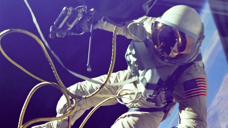 "Звездная помощь": впервые в истории астронавта эвакуировали с орбиты из-за проблем со здоровьем