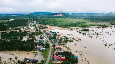 Малайзия, потоп, деревья, дома, фото - Новости Zakon.kz от 12.01.2026 06:20