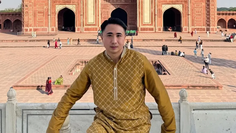 Известного казахстанского блогера-миллионника объявили в розыск