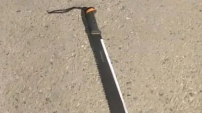 Мужчину с мачете задержали гвардейцы в Конаеве