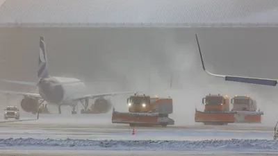 аэропорт, самолеты, спецтехника, фото - Новости Zakon.kz от 12.01.2026 12:59