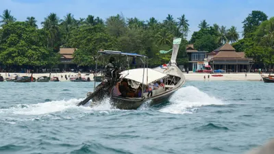 катер, туристы, фото - Новости Zakon.kz от 12.01.2026 19:08