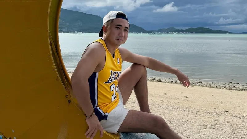 "Кому я переступил дорогу?": известный блогер, объявленный в розыск в Казахстане, опубликовал видеообращение