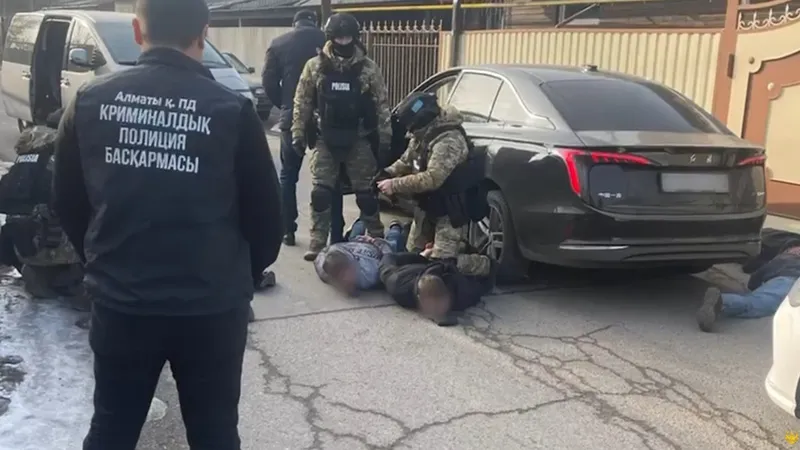 Спецоперация в Алматы: раскрыта новогодняя кража на 3 млн тенге