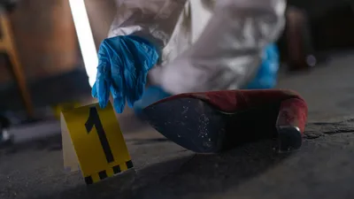 Место преступления, обувь, эксперт, фото - Новости Zakon.kz от 14.01.2026 06:59