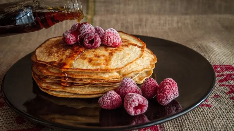 Суд признал блин "наступательным оружием": австралийку осудили за нападение на премьера