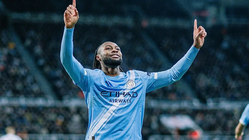 Новая звезда "Ман Сити" Семеньо забивает во втором матче подряд