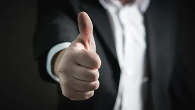 Жест, костюм, человек, фото - Новости Zakon.kz от 16.01.2026 05:20