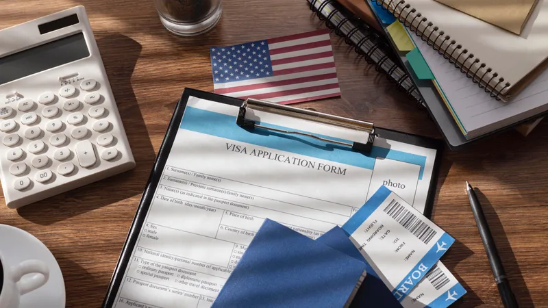 Госдепартамент США приостановил выдачу виз гражданам 75 стран