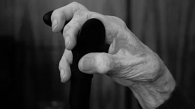 пенсионерку ограбили в Актобе, фото - Новости Zakon.kz от 16.01.2026 23:00