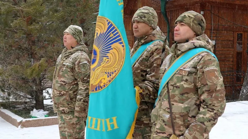 В Алматы наградили пожарных-спасателей