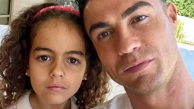 Футболист и его дочь Алана, фото - Новости Zakon.kz от 18.01.2026 04:59