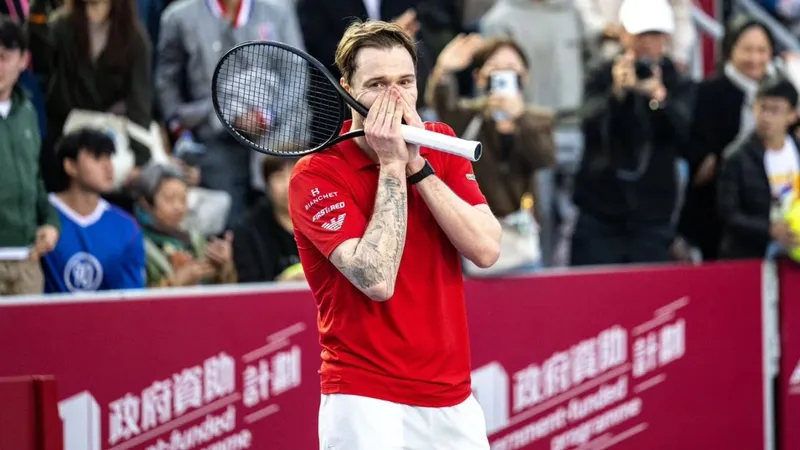 Александр Бублик c красивой победы стартовал на AusOpen-2025