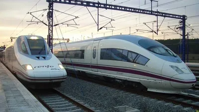 В Испании сошли с рельсов два поезда, движение остановлено