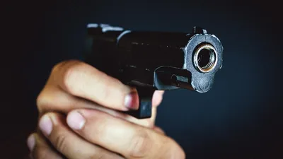 ребенок выстрелил в отца в США, фото - Новости Zakon.kz от 18.01.2026 18:51