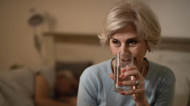 Терапевт озвучил норму потребления воды в пожилом возрасте