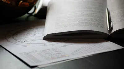 занятия астрологией, фото - Новости Zakon.kz от 19.01.2026 10:49